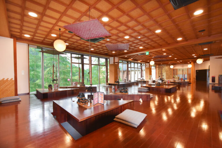 囲炉裏宴会場 萩の間